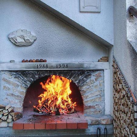 Gorgeous Home In Klis With Wifi Bobani Exterior photo